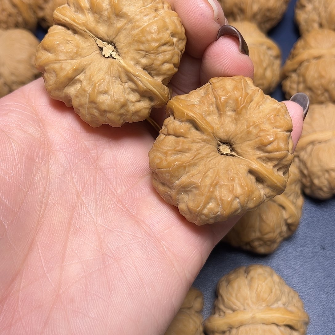 文玩核桃吊坠哇哇哇