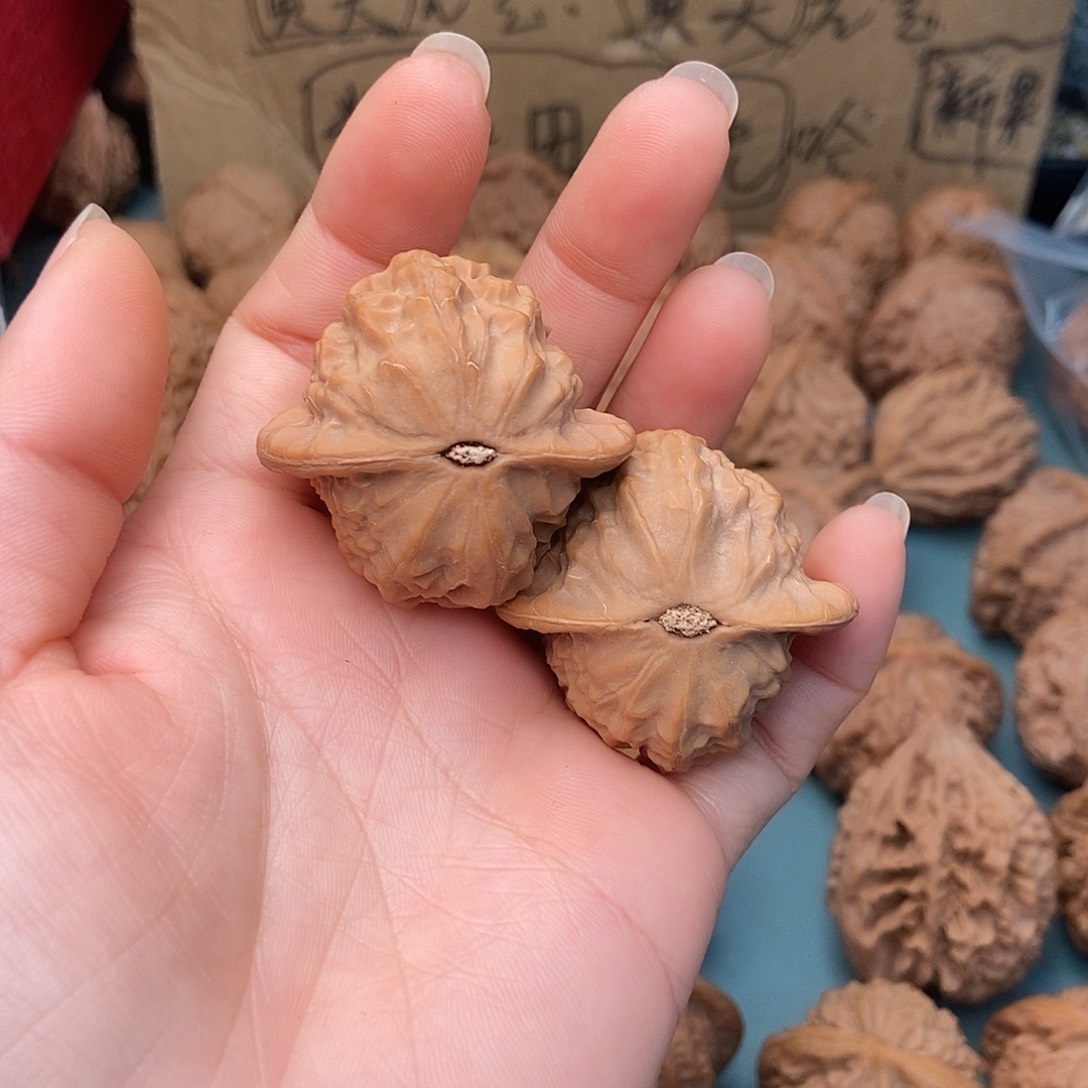 拉***猪文玩核桃吊坠瓷娃娃9