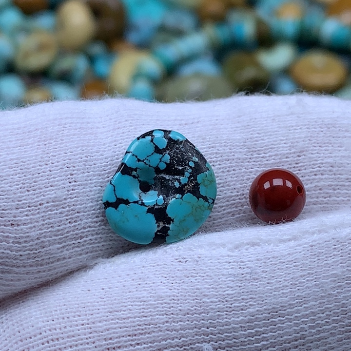 南红玛瑙未镶嵌珠宝奇石