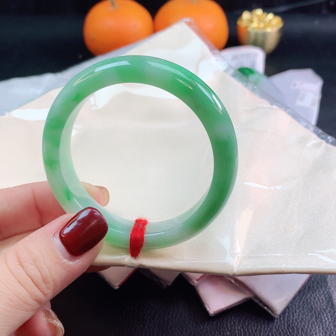 翡翠手镯未镶嵌正圈881883