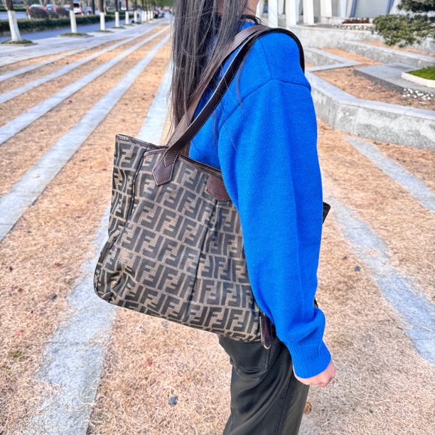 95新 FENDI/芬迪 老花腋下包/0472