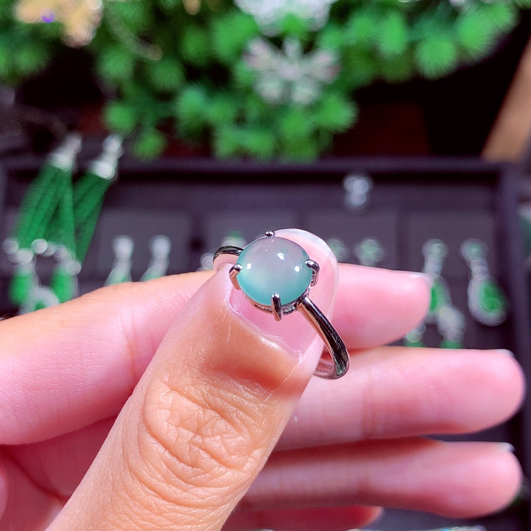 颈饰未镶嵌翡翠天然