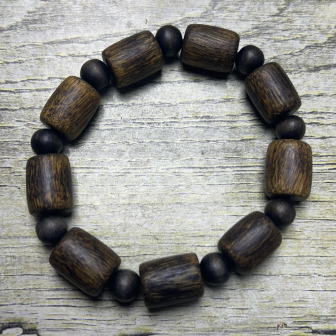 1 福来精选文玩沉香木作手串12mm