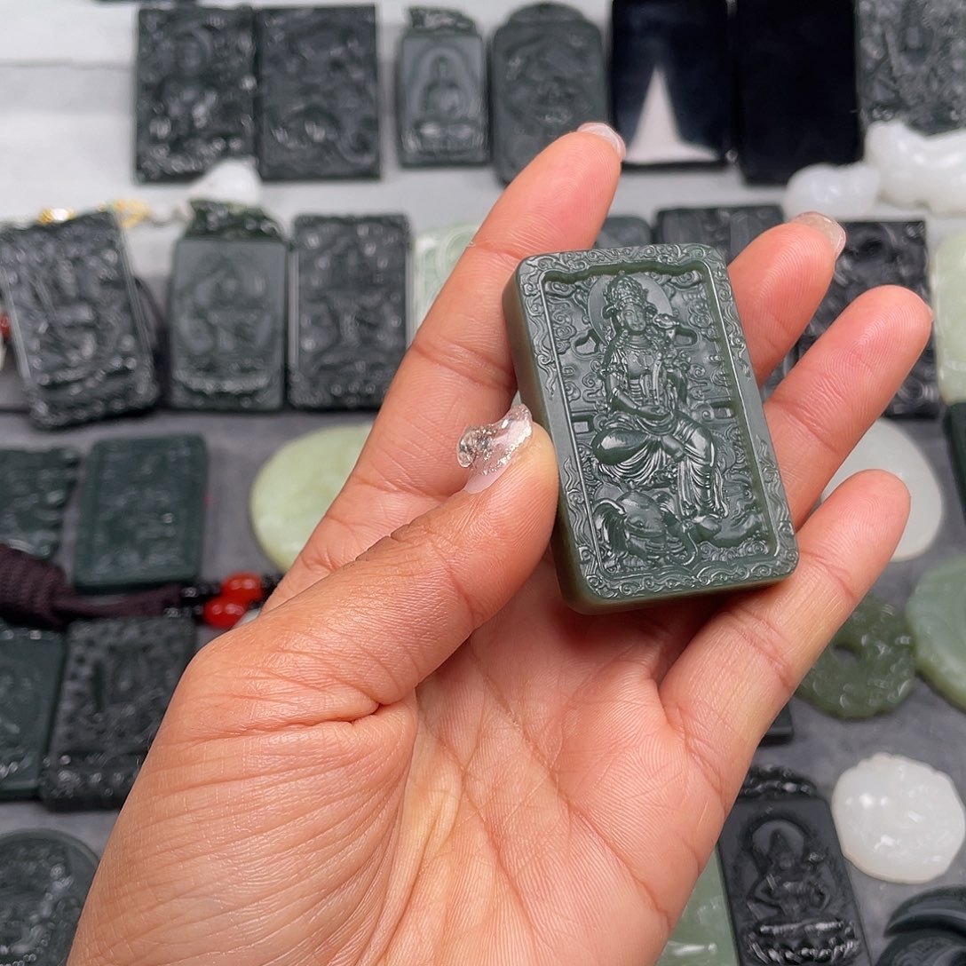 和田玉未镶嵌颈饰