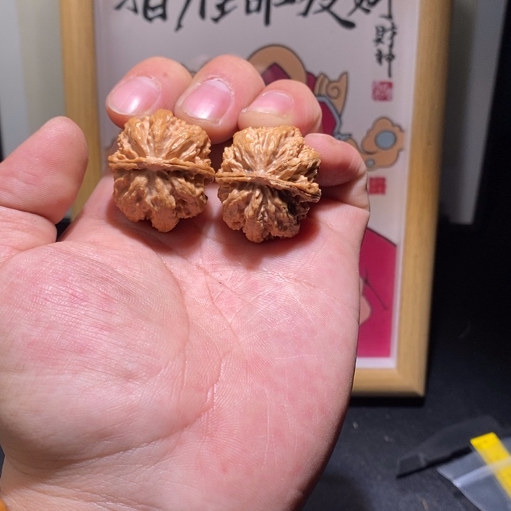 文玩核桃把件筋八棱手捻