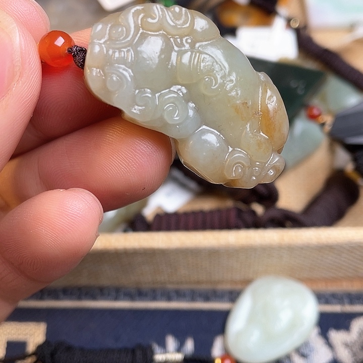 和田玉（糖玉）颈饰未镶嵌