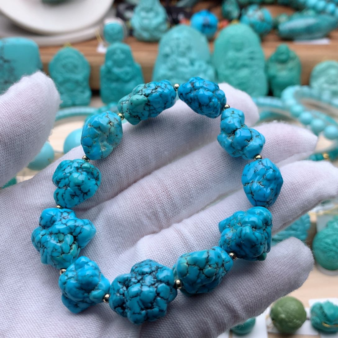 绿松石颈饰未镶嵌