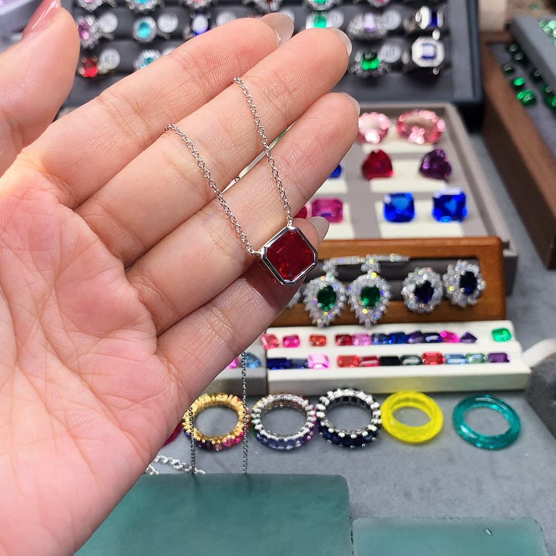 大***见合成（培育）红宝石裸石