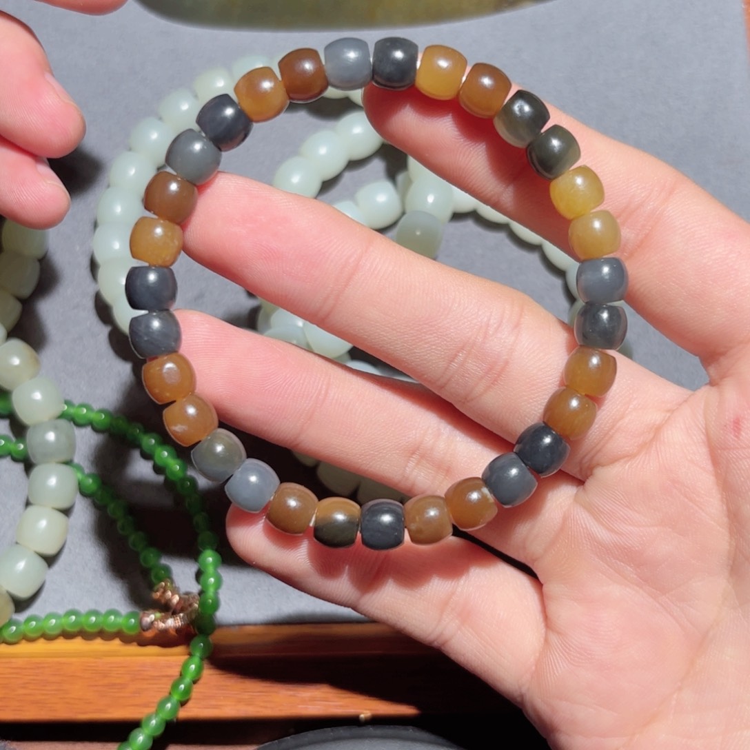 和田玉手链未镶嵌无****猫