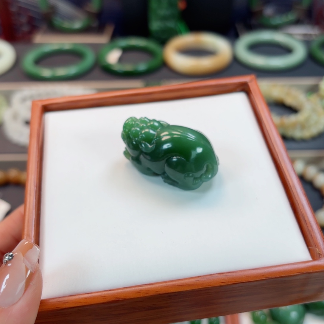 和田玉未镶嵌吊坠?****‘