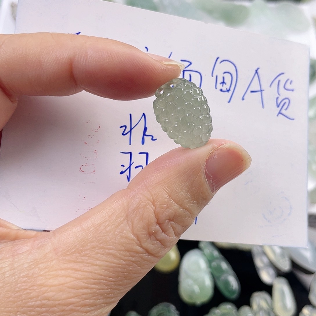 翡翠颈饰未镶嵌小葡萄