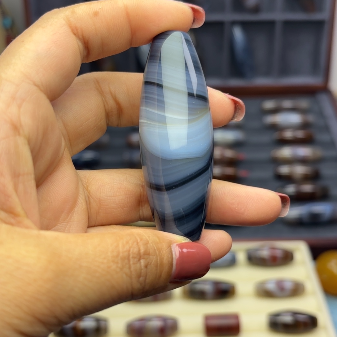 哈***仓玛瑙/玉髓未镶嵌颈饰