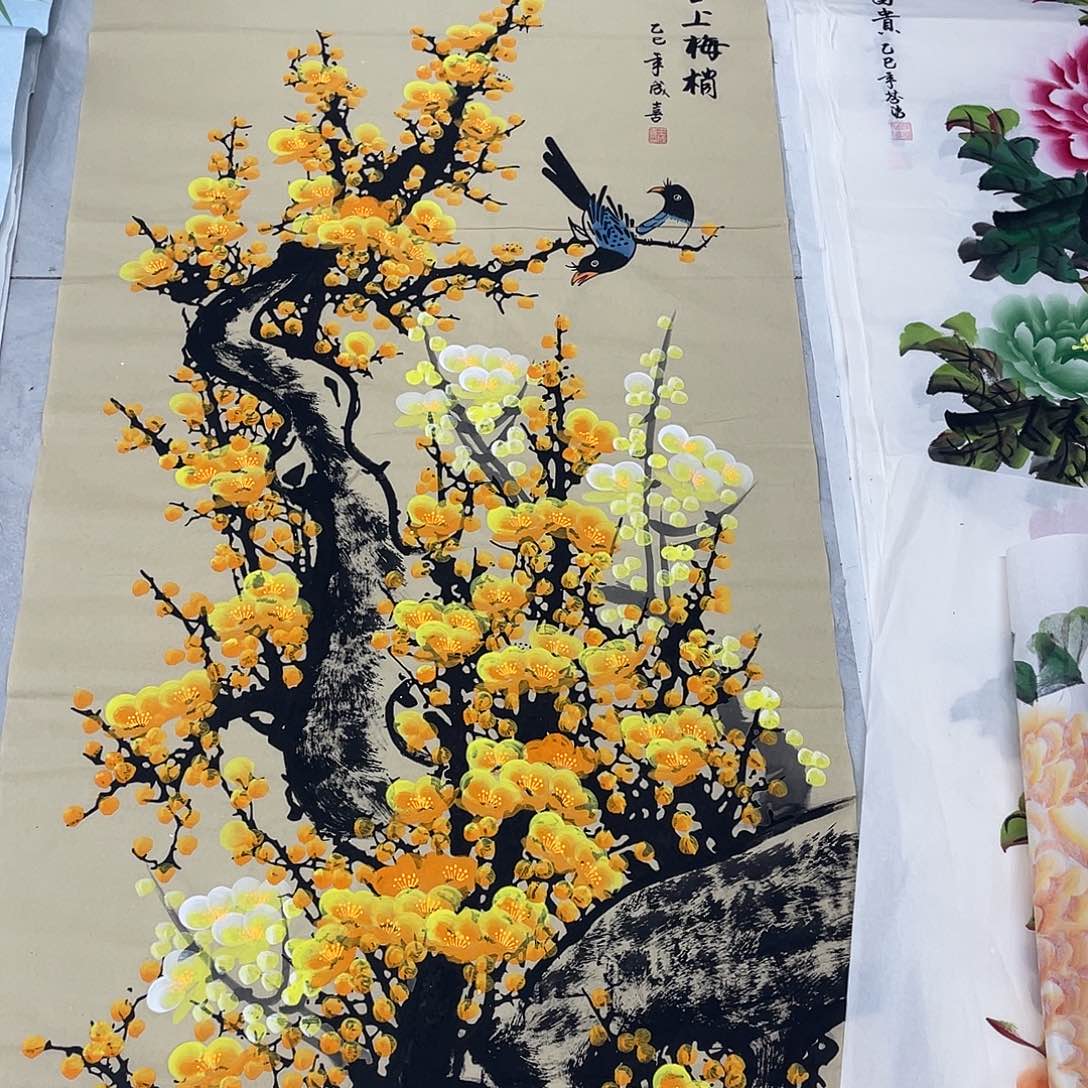 国画国画作品原稿四尺竖黄色梅花