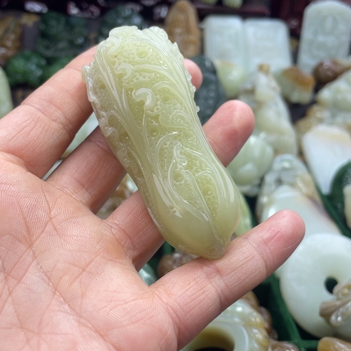 良***卿和田玉（糖玉）未镶嵌颈饰