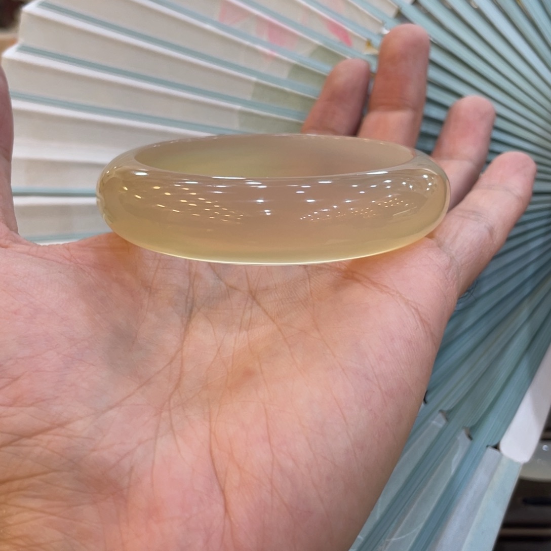 玛瑙/玉髓手镯未镶嵌雅****姐