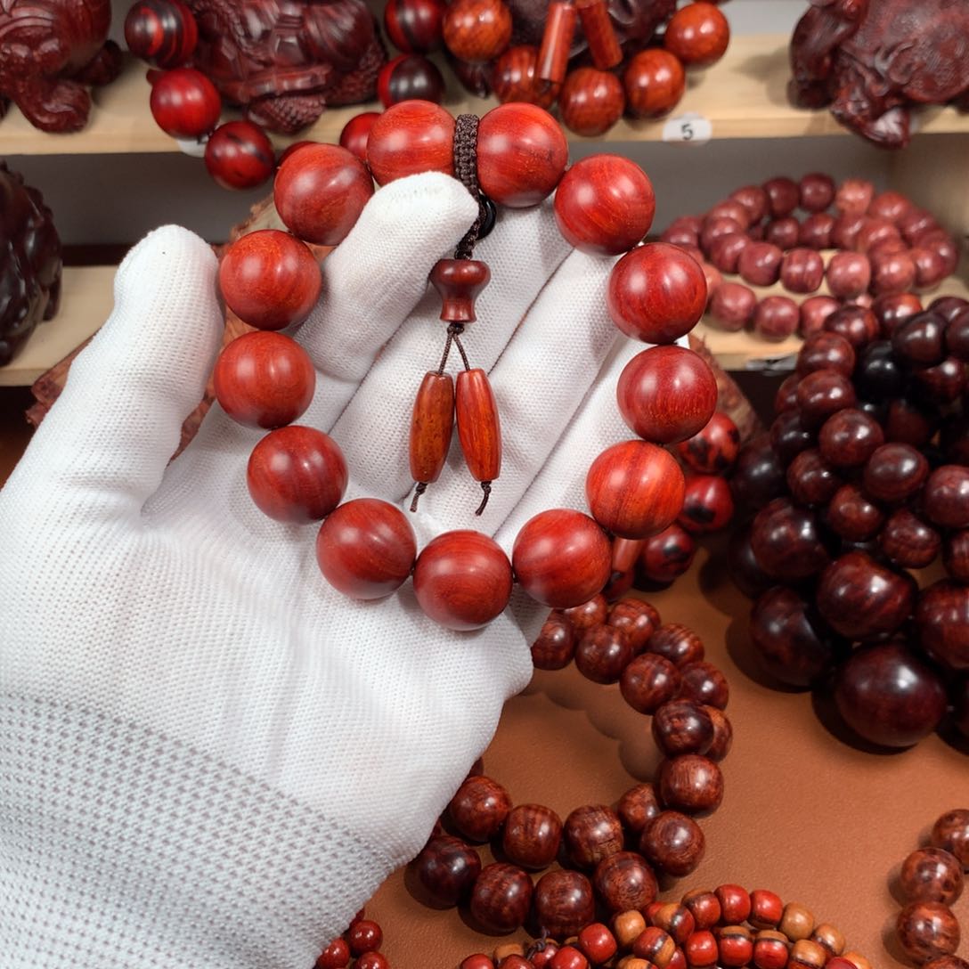 染料紫檀（血檀）1.8镇店-果冻泥料--鸡血红-多样性发其一