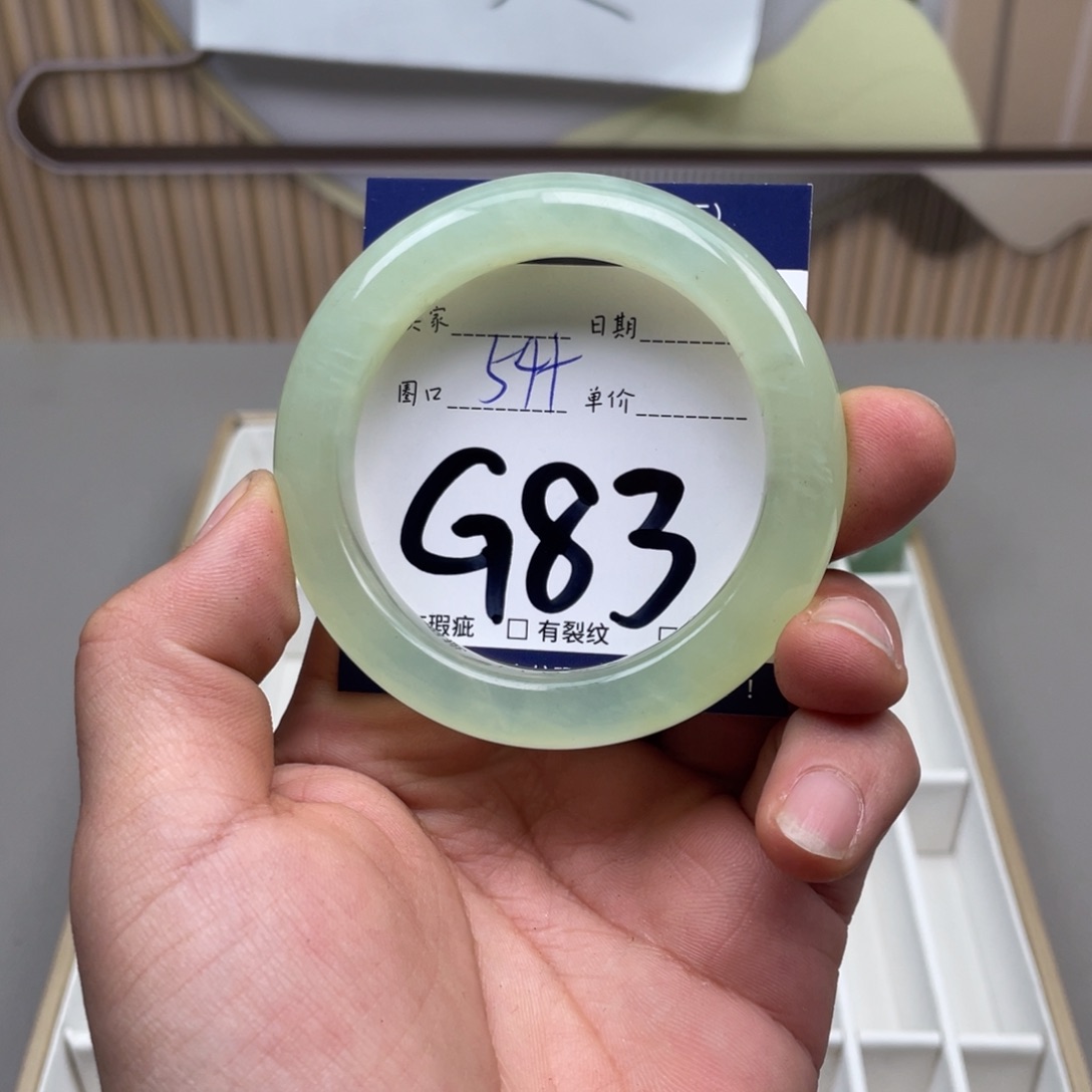 岫玉手镯手镯未镶嵌