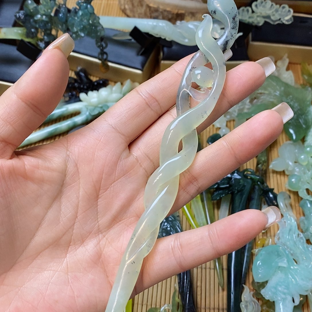 蛇纹石玉发簪未镶嵌