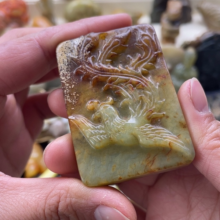 蛇纹石玉颈饰未镶嵌