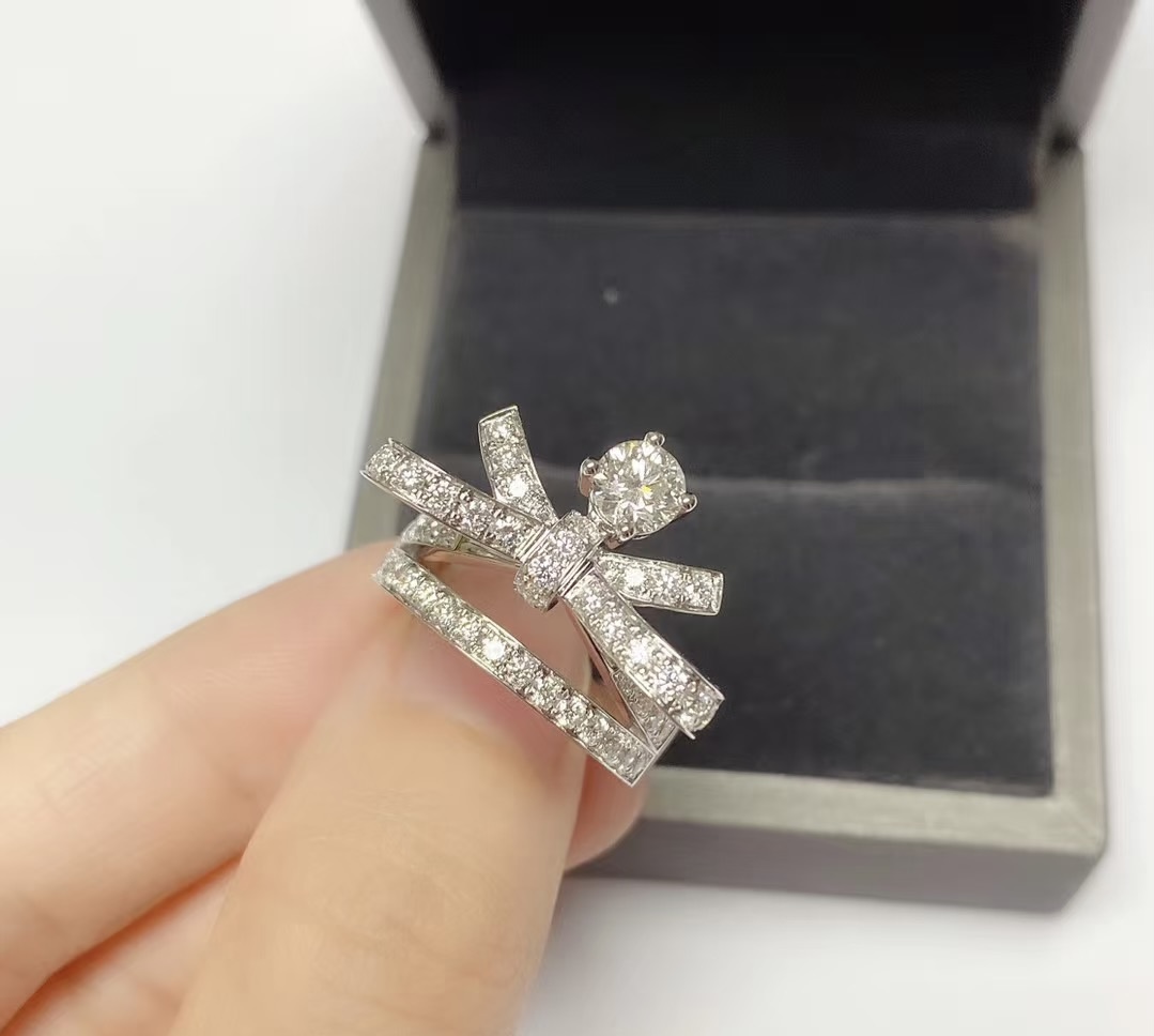 18k金蝴蝶结戒指17号圈口
