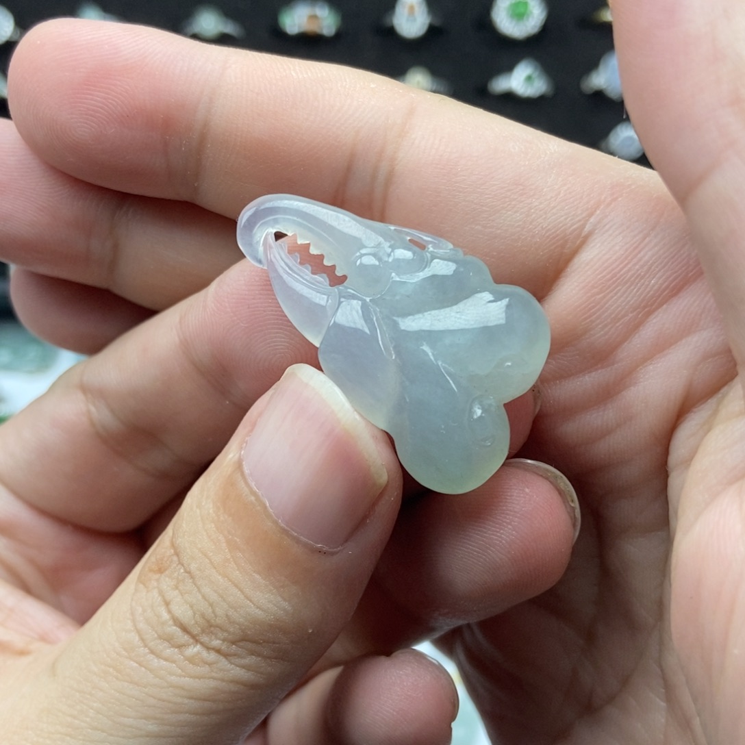 翡翠未镶嵌颈饰000000003