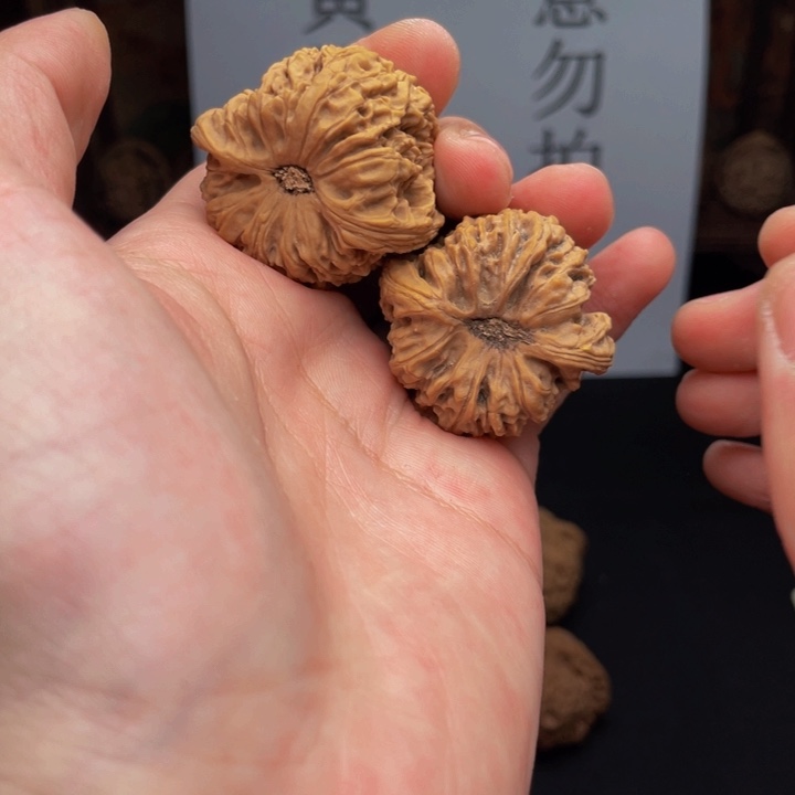 文玩核桃吊坠咔****012346678