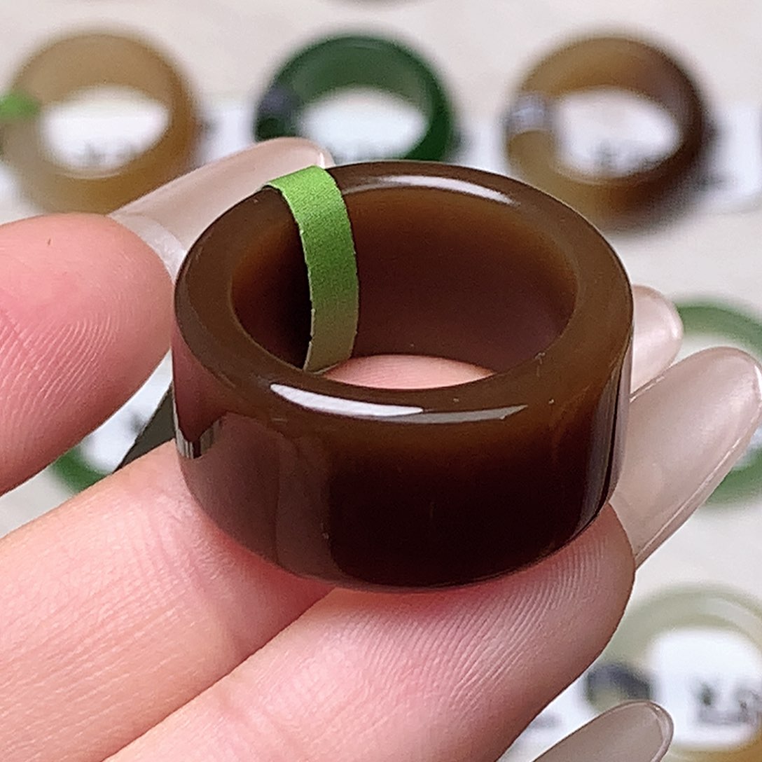 未镶嵌戒指和田玉