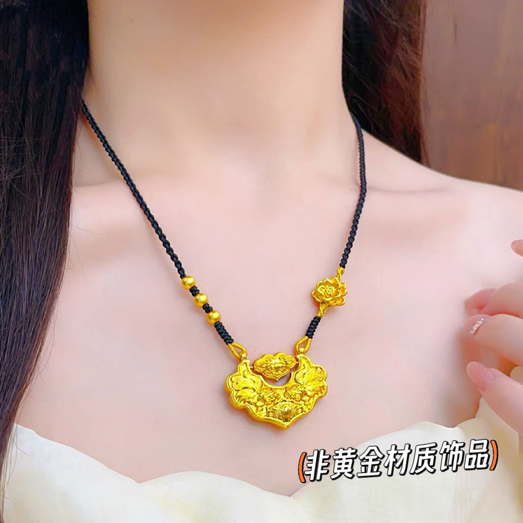 铜合金布艺项链 铜合金材质锦鲤锁搭配莲花绳项链