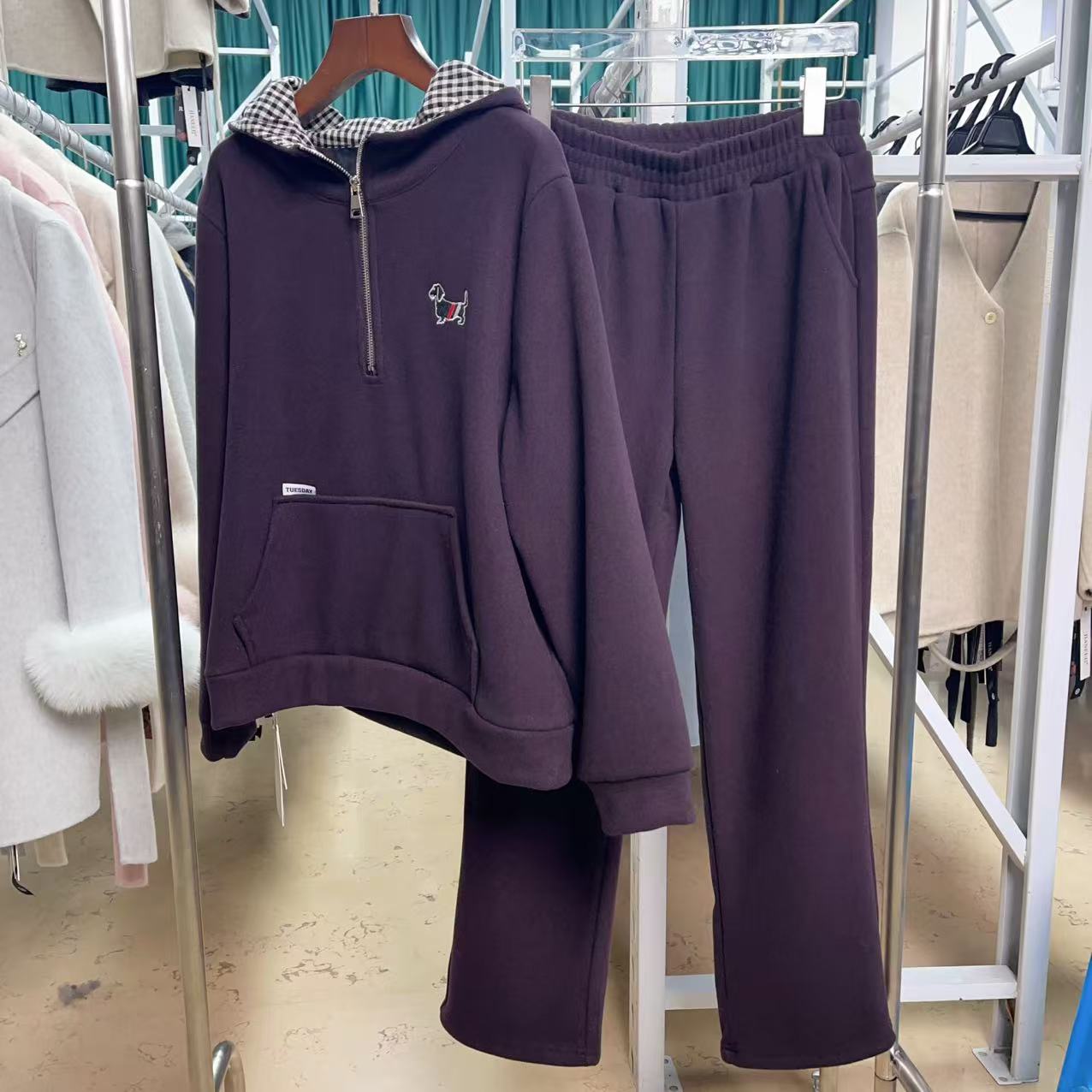 YM8806 (女士套装）运动套装女士长裤时尚长袖韩版运动女士套装