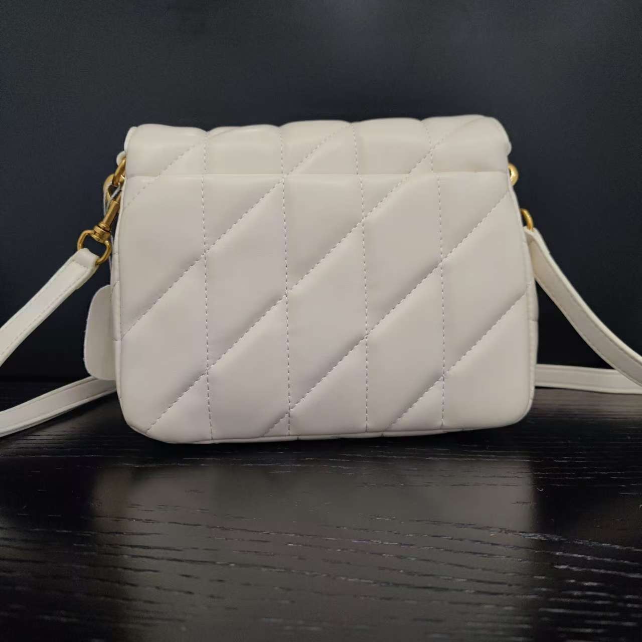 COCO DICV2025新款高端定制时尚女包 方斜纹扣 白黑80055