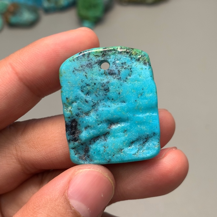 绿松石未镶嵌颈饰