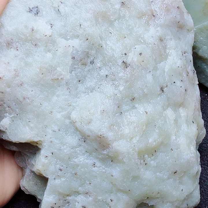 未镶嵌和田玉（糖玉）珠宝半成品