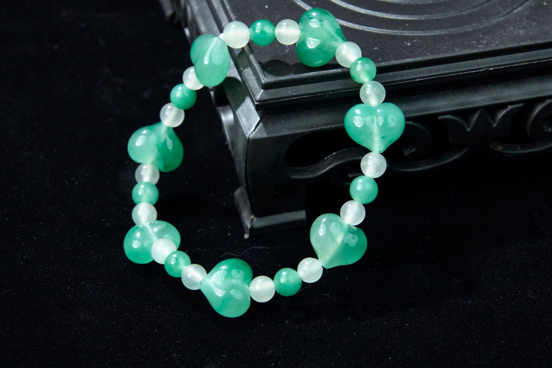 天然A货非洲翠 非洲翠 石英质玉 屁桃手串卡9-10mm 一件起批