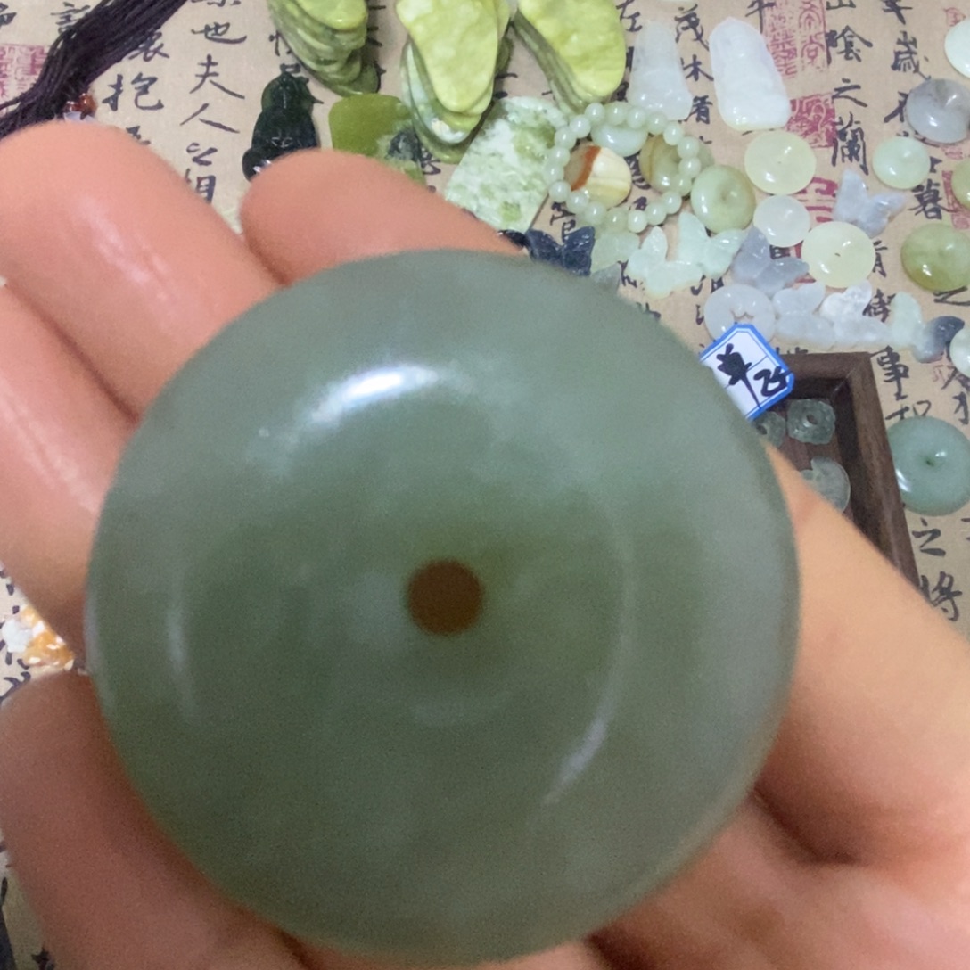 蛇纹石玉未镶嵌天然岫玉
