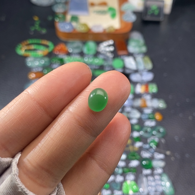 【闪购商品】翡翠挂件未镶嵌蛋