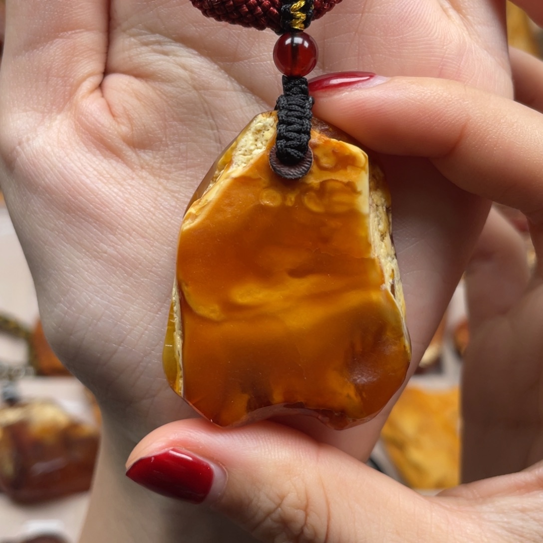 琥珀未镶嵌珠宝奇石