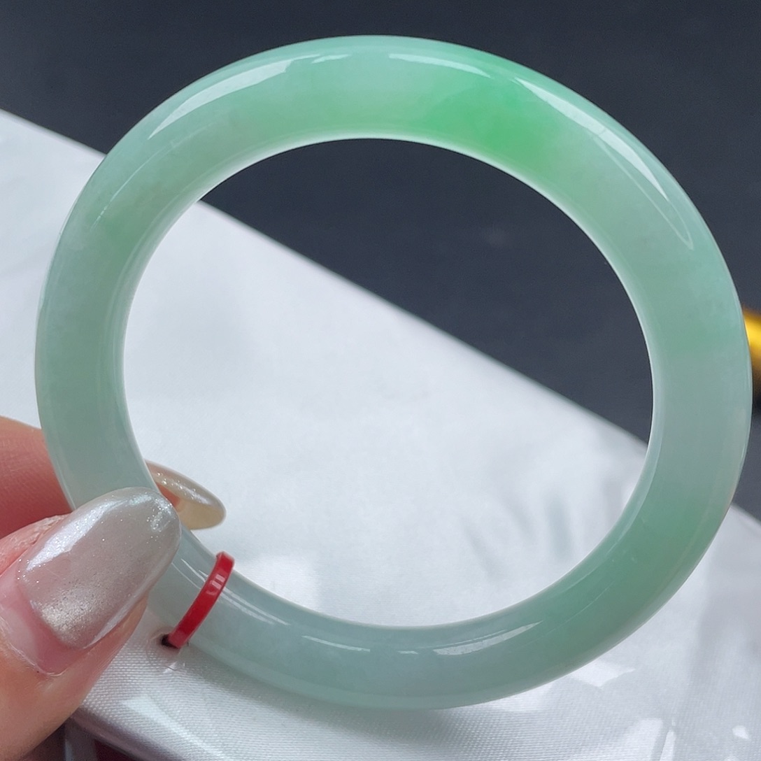 翡翠未镶嵌手镯52圆条