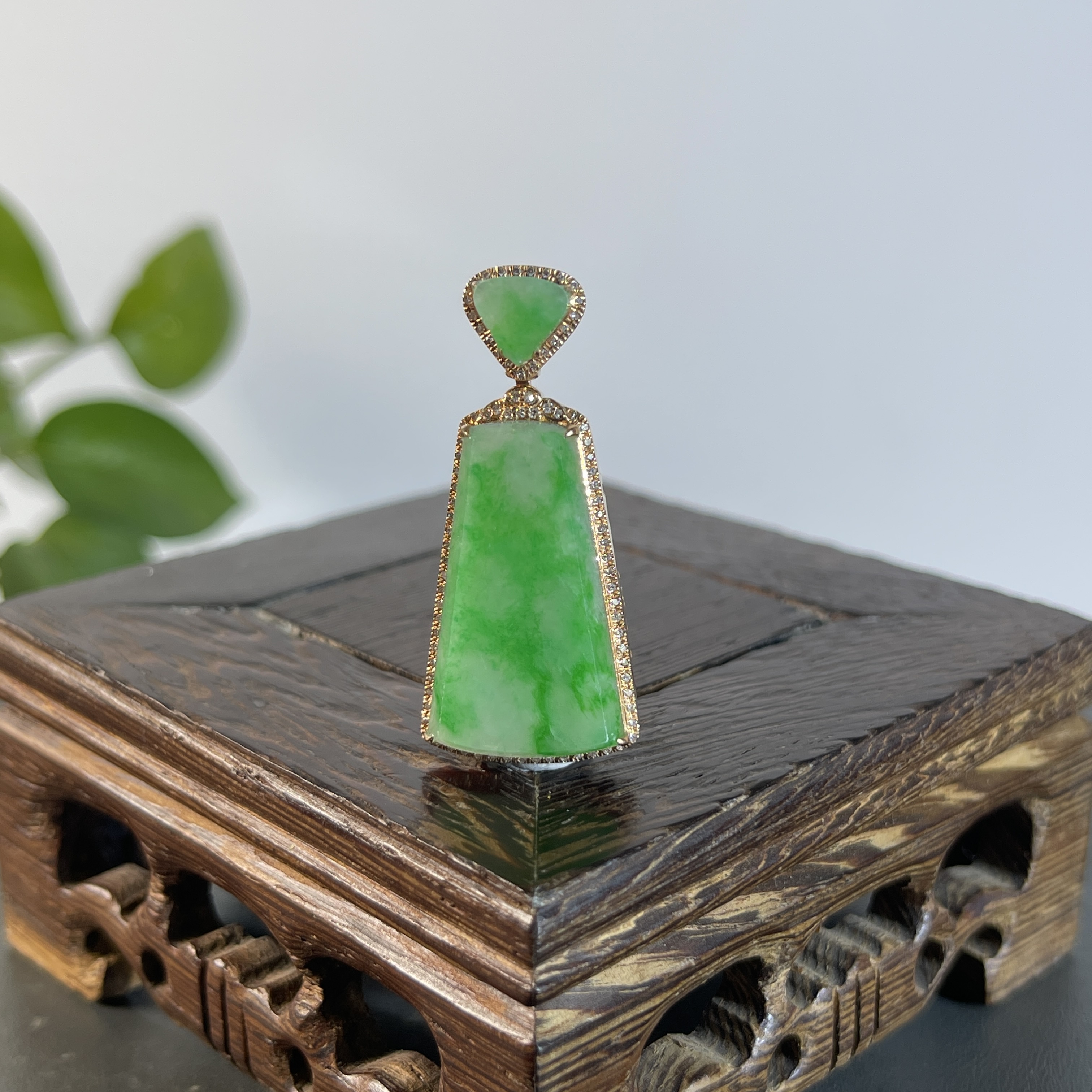 JSB26-144 天然翡翠缅甸A货 18k金钻镶嵌无事牌