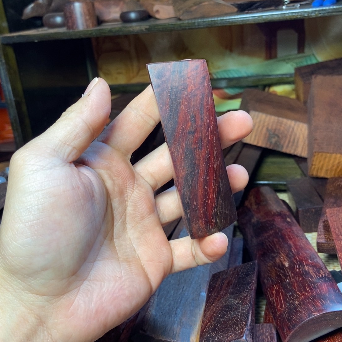 用***0紫檀木类端景台手把件