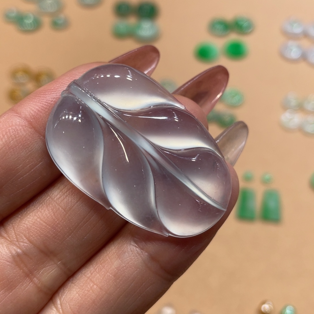 颈饰未镶嵌翡翠叶子