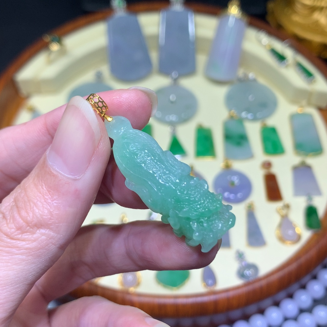 翡翠吊坠(不含链)未镶嵌