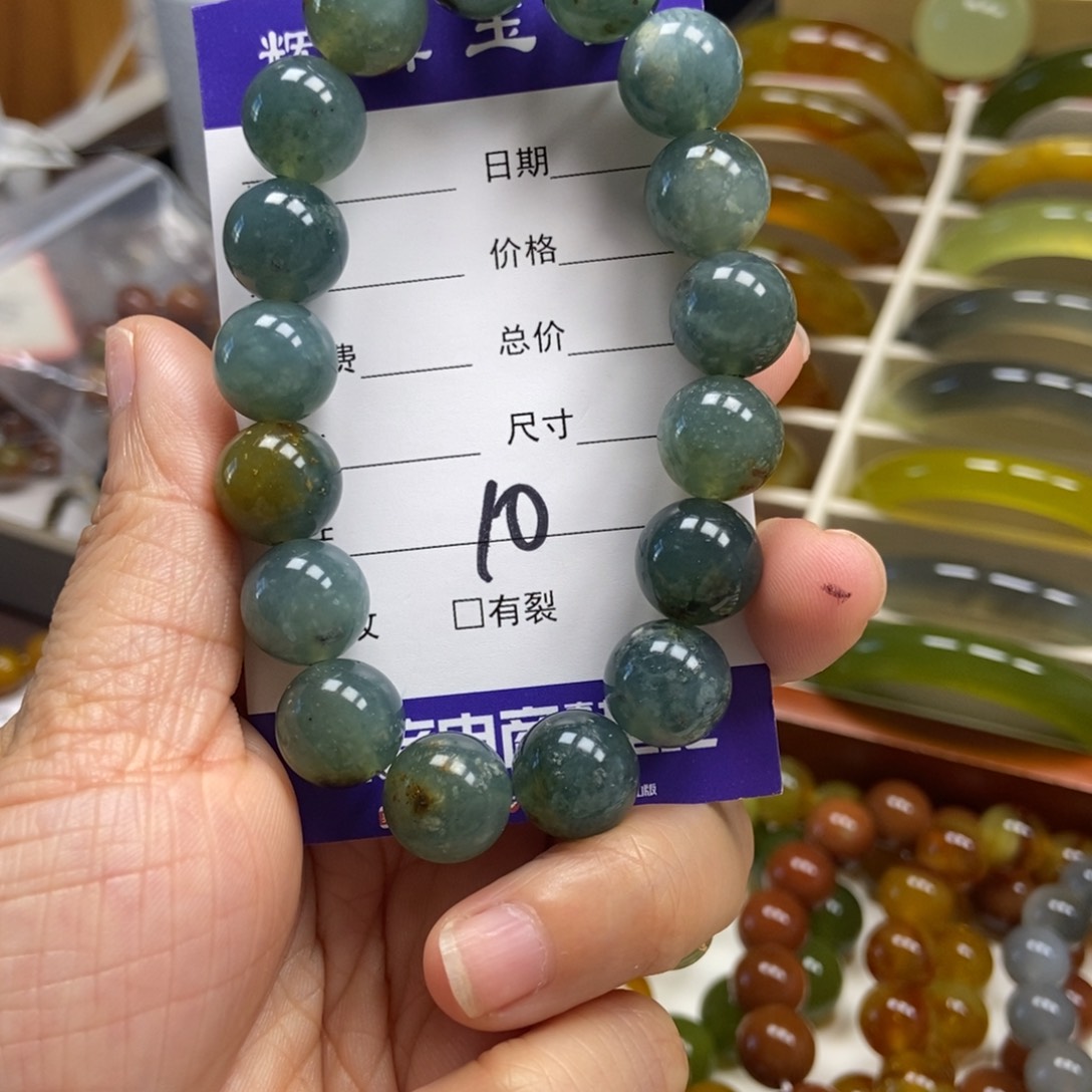 蛇纹石玉手串未镶嵌