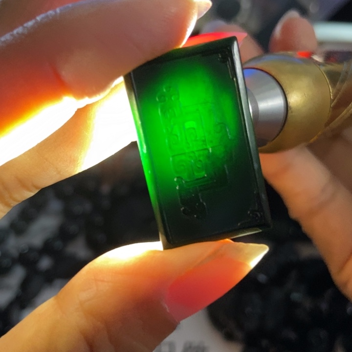 翡翠未镶嵌颈饰墨翠