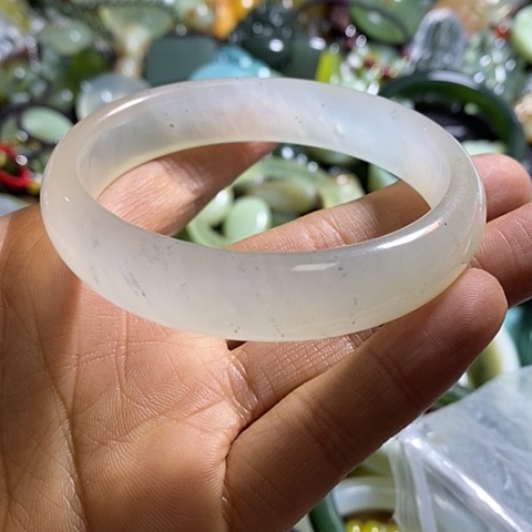 岫玉手镯未镶嵌60口径