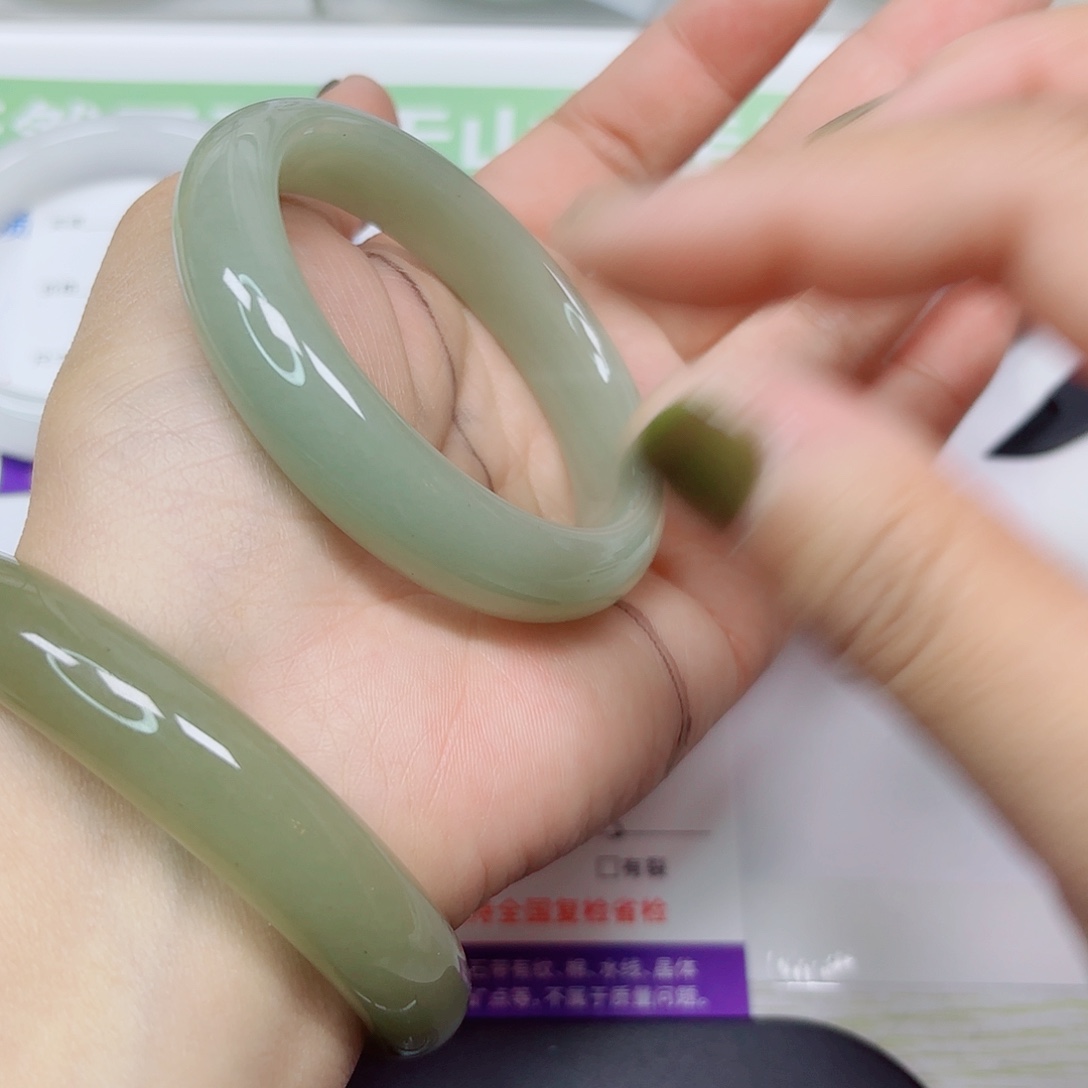 石英质玉未镶嵌手镯18/5253