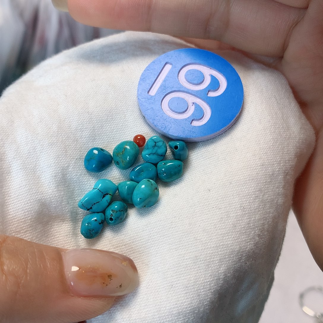 南红玛瑙未镶嵌珠宝奇石