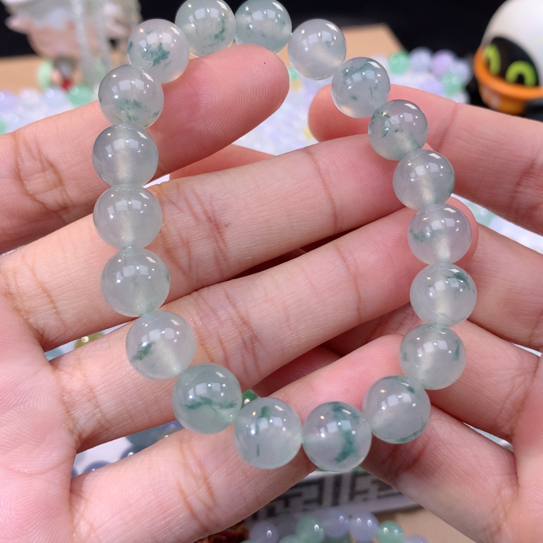 翡翠手链未镶嵌翡翠