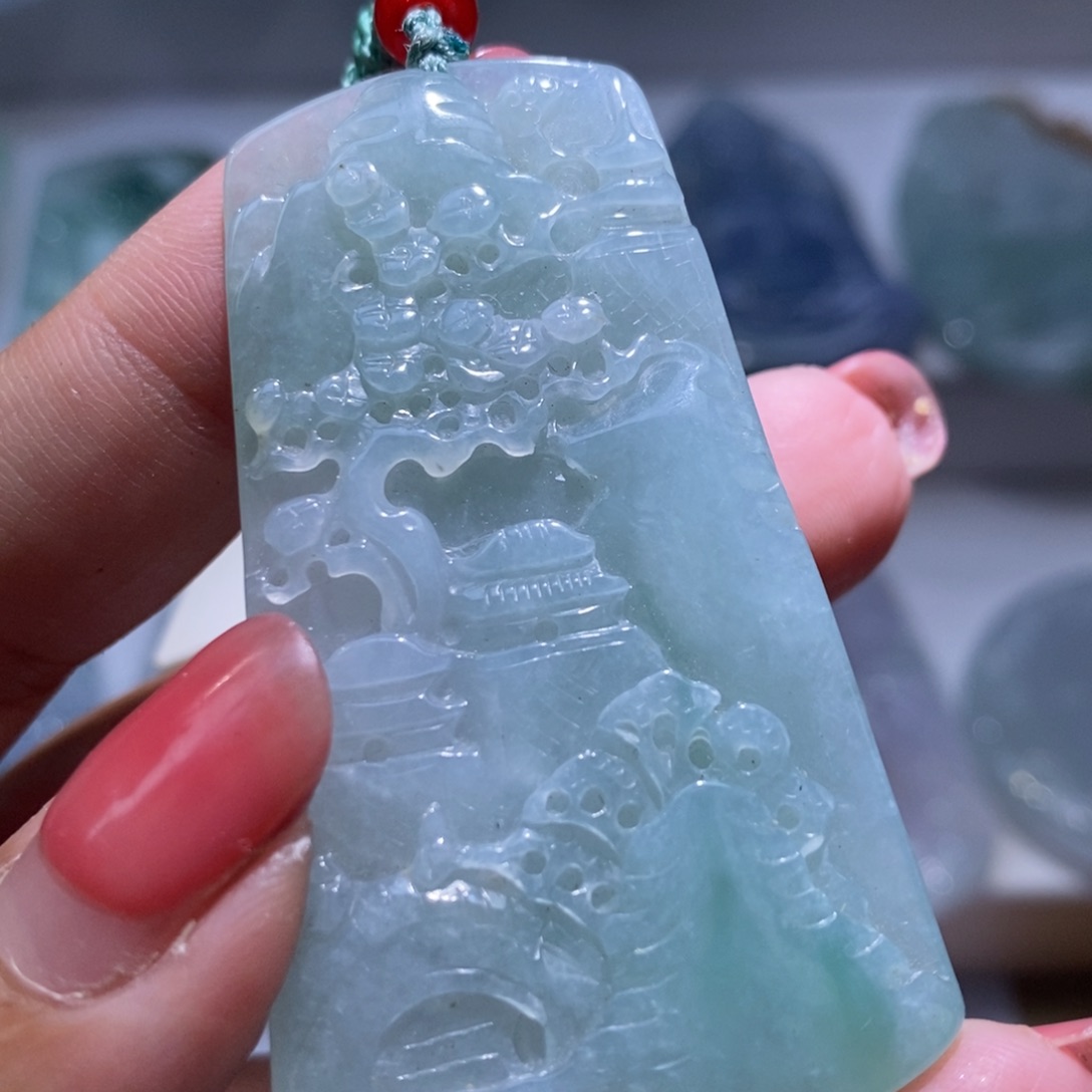 【闪购商品】翡翠未镶嵌颈饰山水