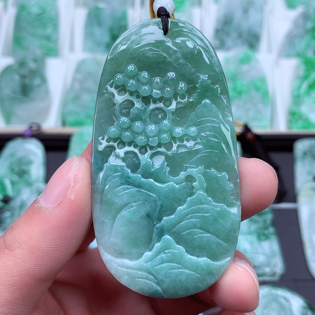 翡翠颈饰未镶嵌翡翠吊坠