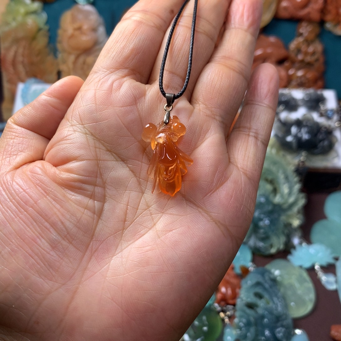 蛇纹石玉未镶嵌挂坠